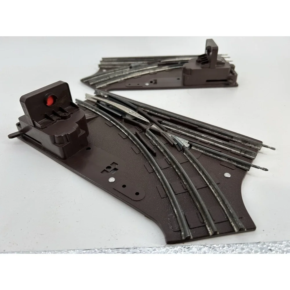 Lionel 6-5021/2  Manual Switch Tracks Set of 2   Left & Right Turnouts O-27